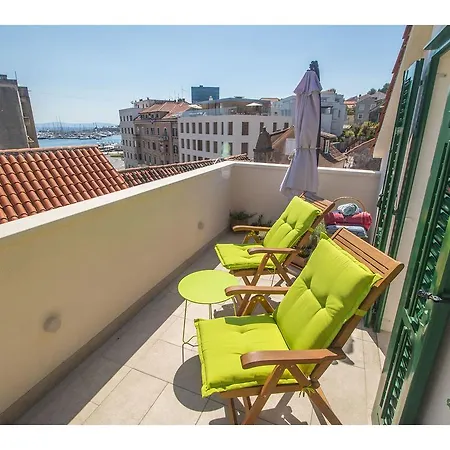 Town House Viva Апартаменти