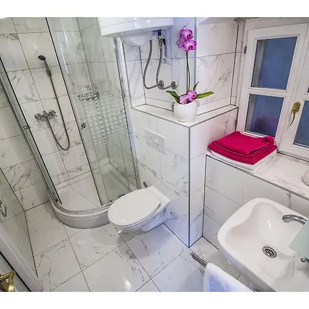 Апартаменти Town House Viva *