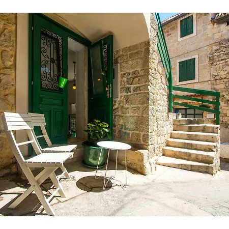 Апартаменти Town House Viva